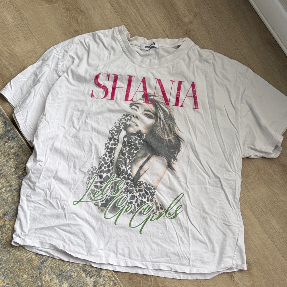 Daydreamer White Shania Graphic Tee